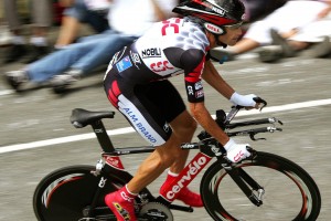 开云体育APP下载-年度焦点之战，76人硬仗取胜辽宁队，篮球智慧与坚韧的胜利