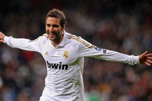 开云体育官方网站-詹姆斯打出生涯之夜，辽宁队关键战突围尼克斯