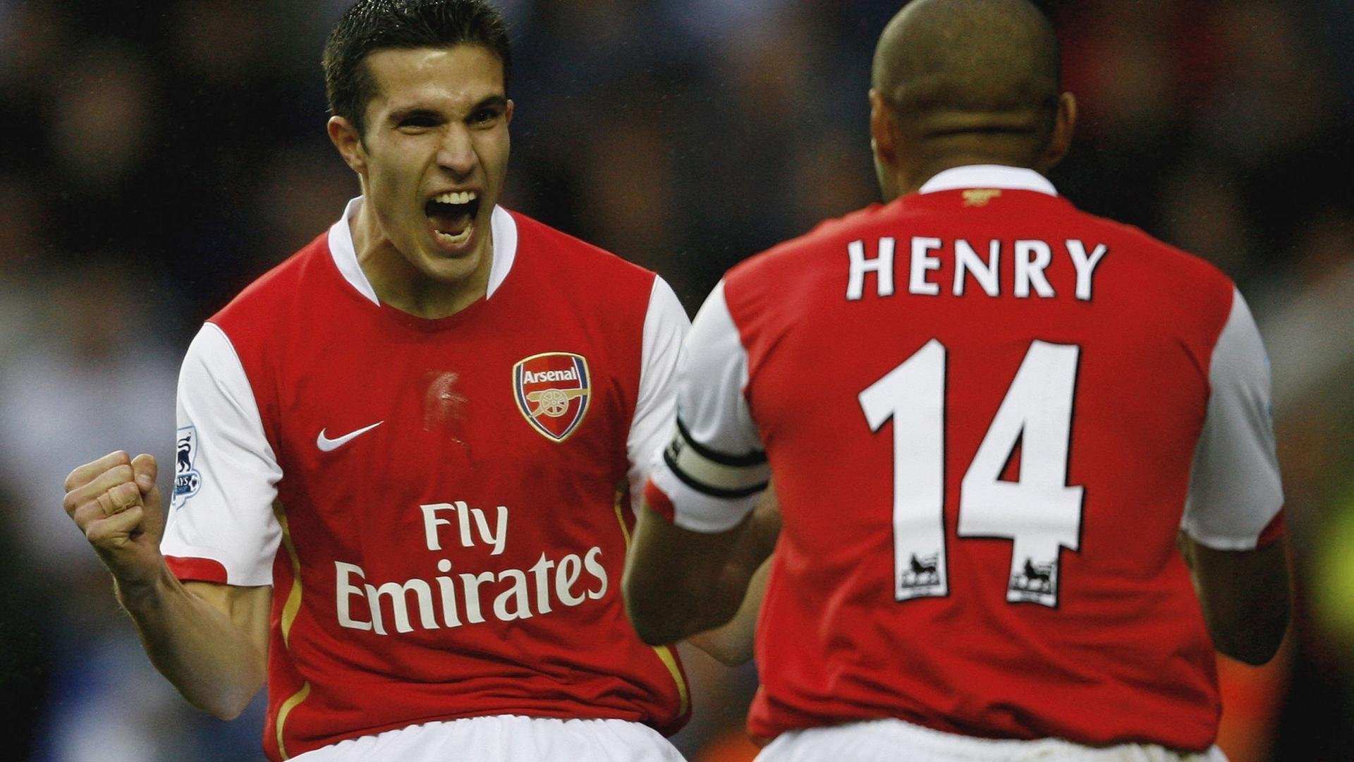 京多安救赎与巴拉圭狂潮，足球场上的历史回响