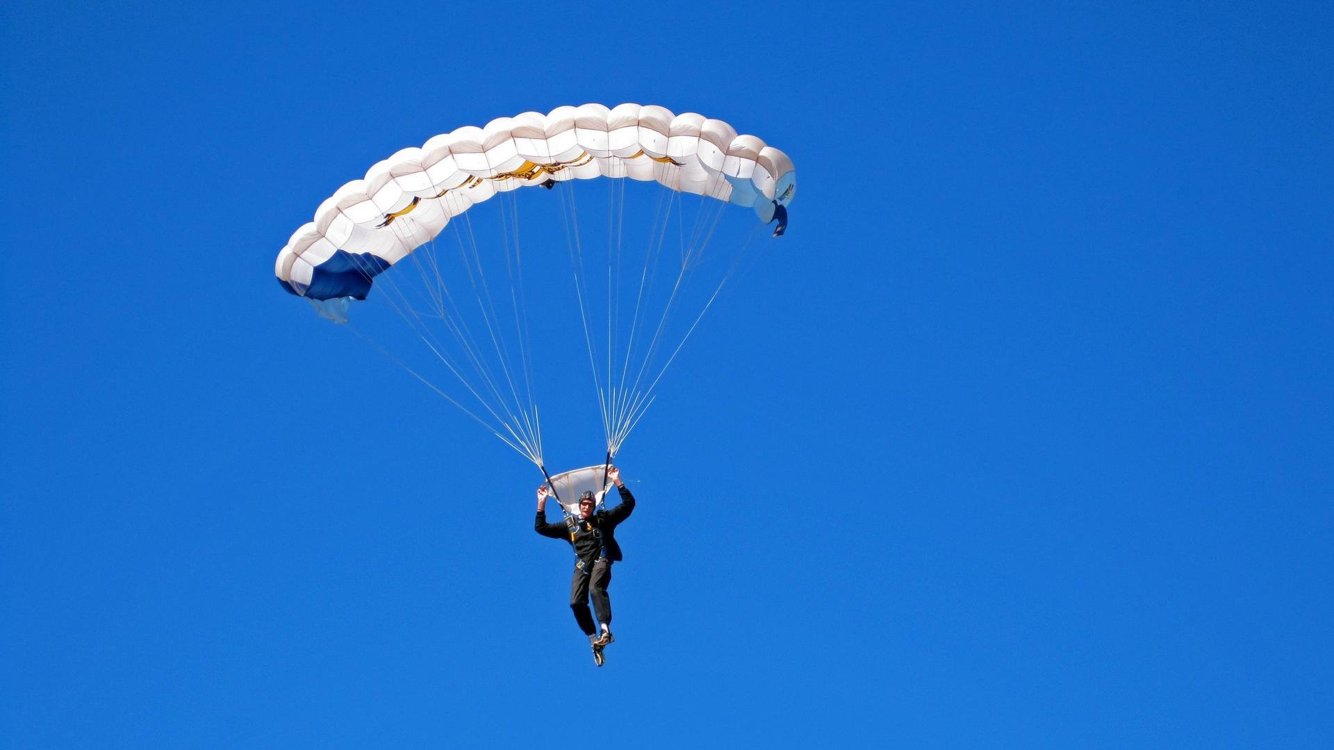 阿拉巴关键回合不手软，芬兰血拼突尼斯，足球，如何成为小国的大国叙事？